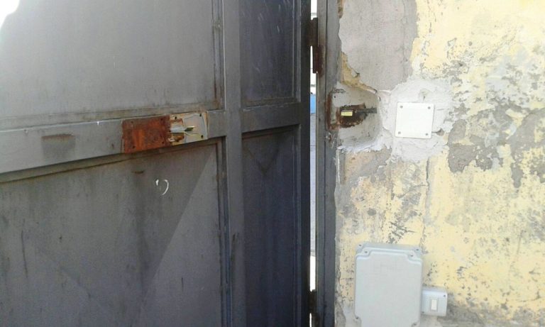 Caivano, rubati i bracci elettrici alla sede comunale a via Gian Battista Vico