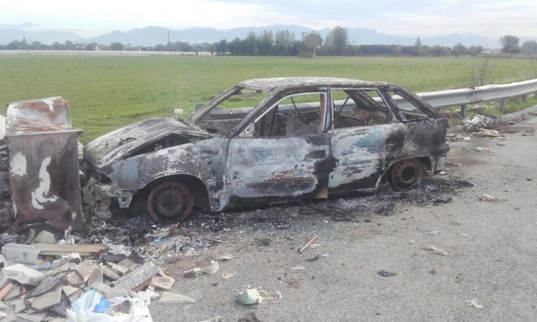 Zona Scotta, ritrovata nuova auto rubata e incendiata