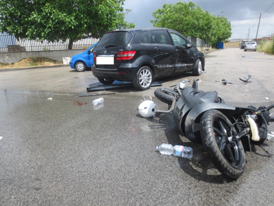 Scontro auto-moto sulla ex Sannitica: due giovani trasportati d’urgenza in ospedale
