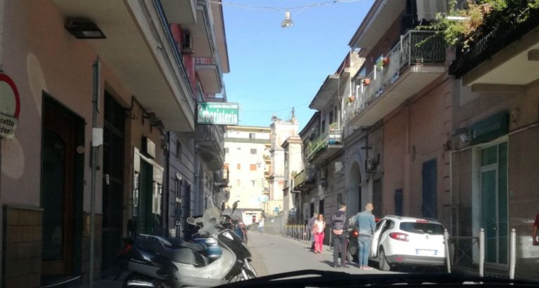 Rimossi i paletti a via Matteotti, aumentano le proteste dei residenti