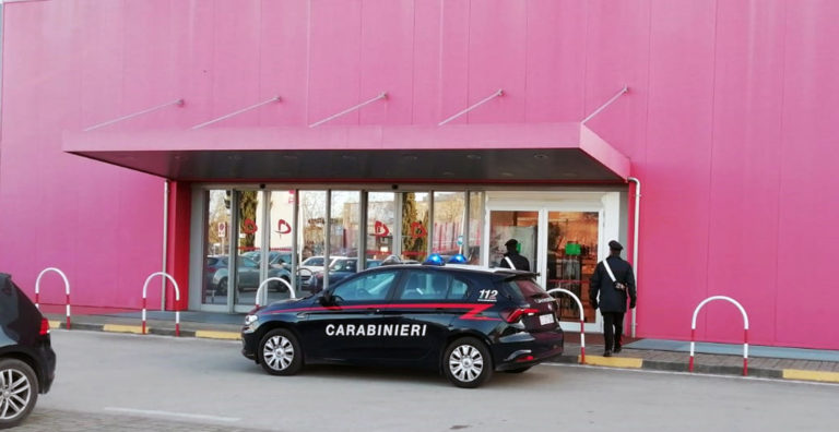 Caivano e Casoria, i Carabinieri eseguono 8 misure cautelari per furti