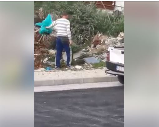 Filmato mentre scarica abusivamente rifiuti, il video diventa virale