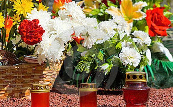 Dal 1° luglio divieto di introdurre fiori freschi al cimitero
