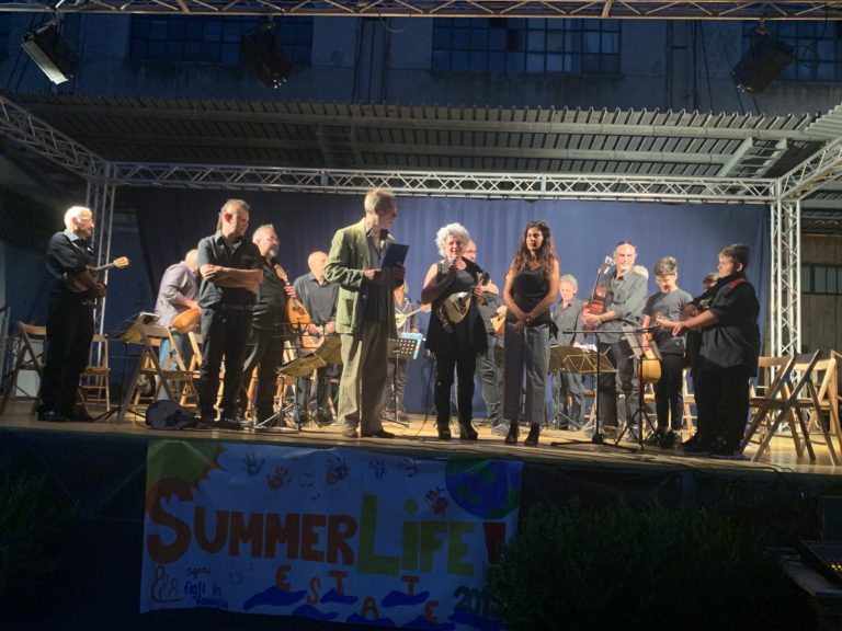 “Figli in Famiglia Onlus”, mandolini e solidarietà in una sera d’estate