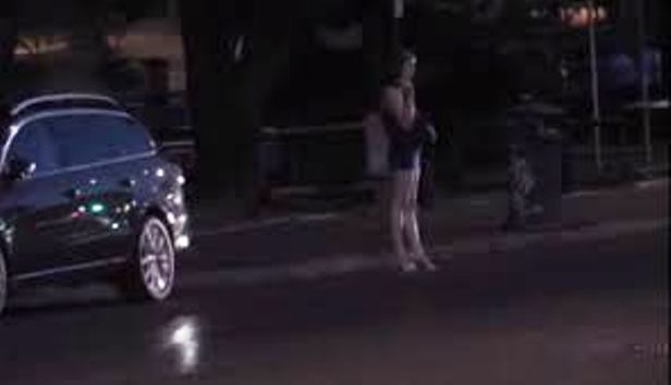 Rubano all’interno dell’auto di una prostituta caivanese, presi in due