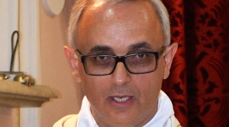 L’ex sacerdote di Santa Barbara finisce in carcere per abusi su minore