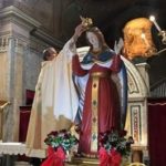 Festa di Campiglione 2020, P. Cosimo incorona la Madonna di Campiglione