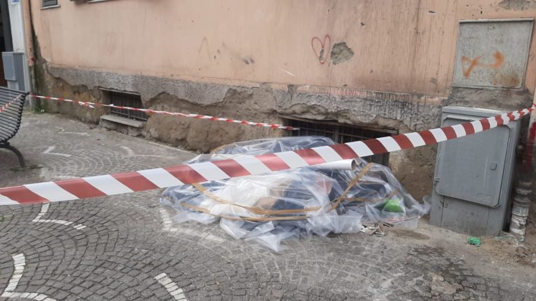 Degrado e ambiente: scaricato dell’amianto sul Corso Umberto