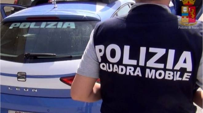 polizia squadra-mobile