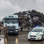 Sequestrata una montagna di rifiuti a Caivano, denunciato proprietario di una ditta