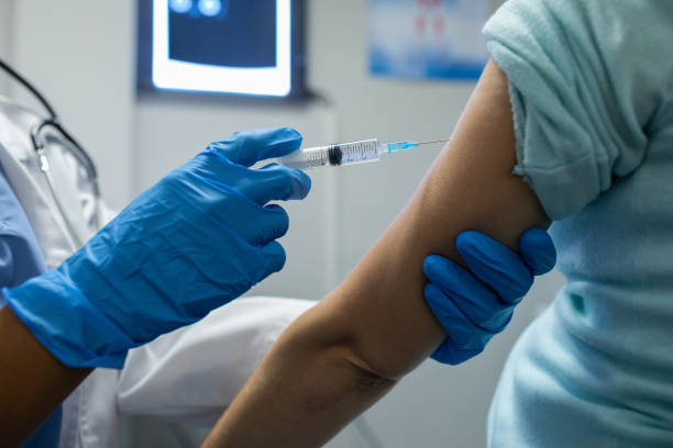 Tre giorni di chiusura dei centri vaccinali dell’Asl Napoli 2 Nord per mancanza di scorte