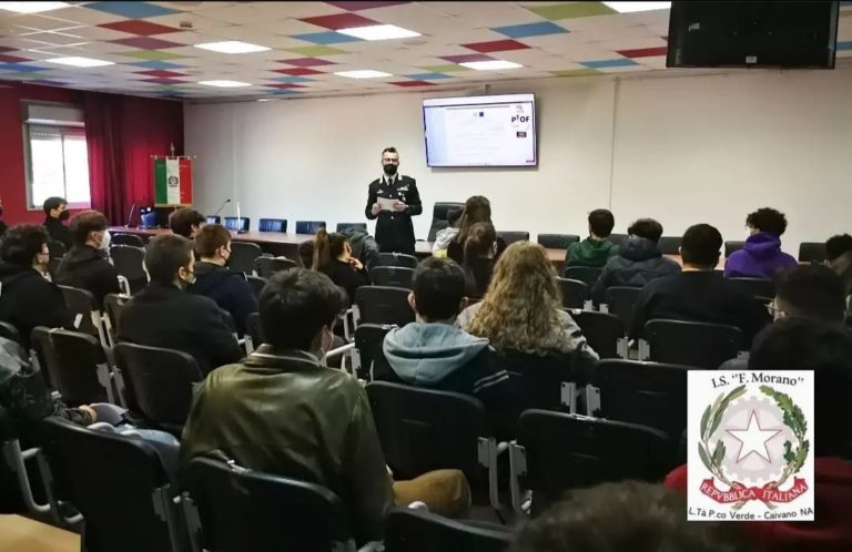 I Carabinieri tra i ragazzi delle scuole per parlare di cyberbullismo