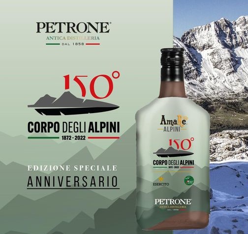 L’INIZIATIVA. Mondragone, il Corpo degli Alpini omaggiato dalla storica distilleria Petrone con l’esclusiva produzione del rinomato Amarè