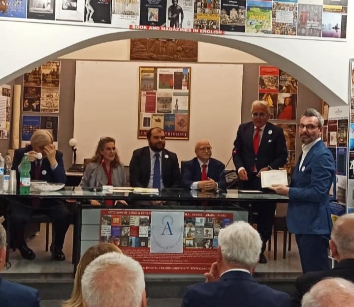 Crescenzo Autieri premiato dall’Accademia Italiana d’Arte e Letteratura