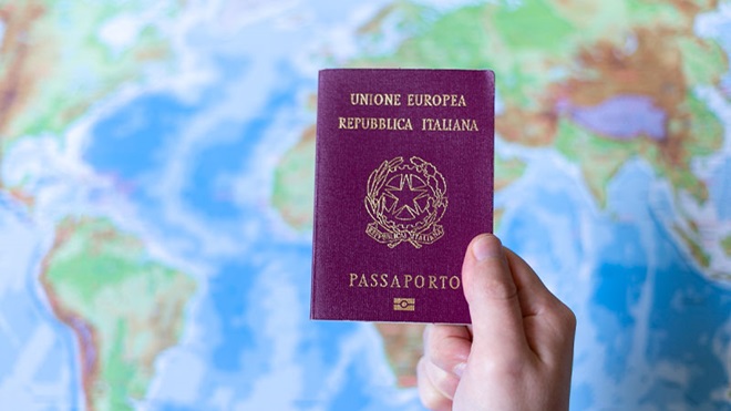 Tempi sempre più lunghi per ottenere un passaporto