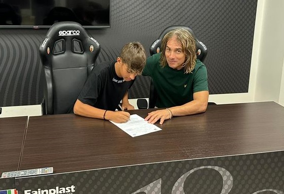 Il 15enne Antonio Angelino firma con l’Ascoli