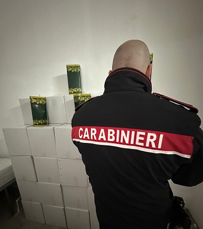 Caivano: mercato a rischio olio d’oliva contraffatto, carabinieri ne sequestrano quasi una tonnellata.