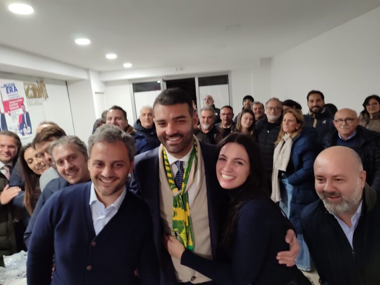 E’ ‘cappotto’ politico, stravince Antonio Angelino che è il nuovo sindaco di Caivano