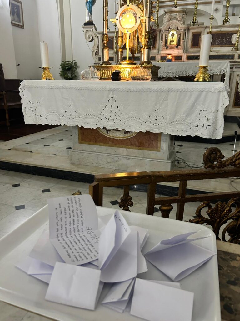 Giovani alla Parrocchia dell’Annunziata, con la presenza di Don Lorenzo Griffo