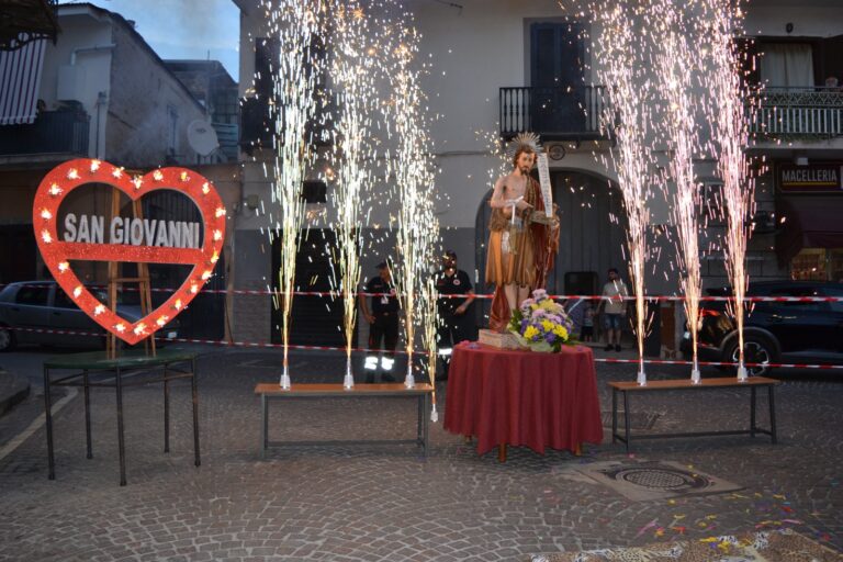 Caivano, rione di San Giovanni in festa: in piazzetta Russo concelebrazione eucaristica e piacevoli sorprese